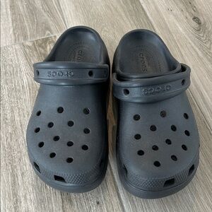 CROCS platform Classic Clogs in Charcoal Gray